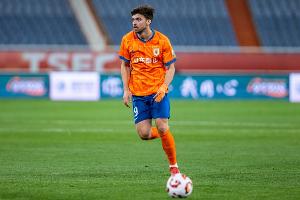 记者解析泰山队奖金：主力球员正常单场奖金收入应为税后8万元人民币。