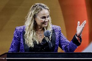 四年三冠！A-史密斯：NBA球队该考虑让哈蒙执教了