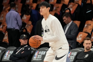 媒体人：NBA本质是商业联盟球迷是衣食父母 篮网却将小曾当吉祥物