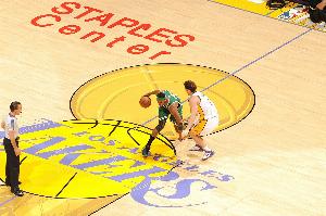 帕金斯：皮尔斯被低估了，他在2008年打出了总决赛史上最顶级的个人表现之一。