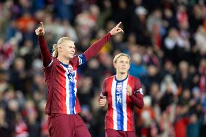 世预赛上演戴帽好戏，哈兰德成欧洲足坛第五人，凯恩曾在2021年达成此成就。