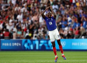 《队报》预测法国队首发阵容：马特塔与托万搭档锋线，拉比奥特或让位于卡马文加。