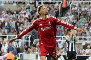 前法鹰球员点评埃基蒂克：利物浦引进优秀球员，法兰克福收获可观回报。