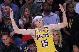 艾顿：过去防守里夫斯时总被搞得晕头转向，现在他成了我的队友。