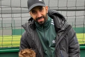 《太阳报》：曼联主帅阿莫林现身曼市青少年联赛，旨在发掘好苗子。