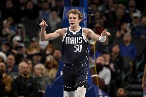 4记三分！凯利：当球队需要时要抓住机会 我要做的是命中空位投篮