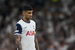 为避免争议，热刺俱乐部承担了罗梅罗返回伦敦的私人包机费用，据《电讯报》报道。