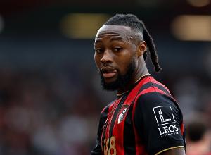 英媒报道称，塞梅尼奥的合同中设有解约金条款，伯恩茅斯对其估价已超过7500万英镑。