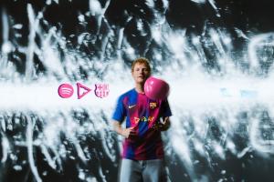 巴萨球衣第七次更新Spotify标志，艾德·希兰新专辑名称将印于胸前。