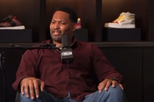 霍里因冲突被交易至湖人，安吉在通知交易时提前向他祝贺夺冠。