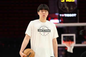 媒体人：杨瀚森适合搭配首发好好打 乱流突进容易跑砸