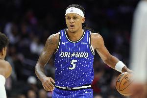 ESPN随机模拟结果：新赛季魔术总决赛4-3战胜勇士夺冠，湖人无缘季后赛。