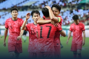 韩媒报道称，韩国对阵巴拉圭的比赛票房遭遇惨淡，现场观赛人数仅为22206人，创下17年来新低。