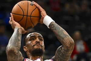 无缘新赛季首发！科林斯：首发与否只是个称呼而已 并没那么在意