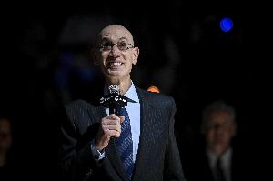 NBA球队上赛季平均创收达4.08亿美元，总计122亿美元，其中勇士队以8.33亿美元位居榜首。