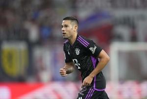 图片报报道称，格雷罗大腿肌肉出现不适，孔帕尼在与多特蒙德的比赛中可能仅剩5名后卫可供使用。