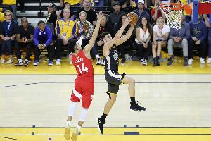 铁林：这么多年了，勇士球迷别再纠缠我了，我真的不是故意弄伤克莱的。