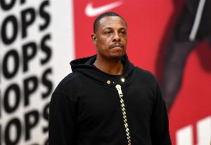 皮尔斯：遇刺多年后才重踏夜店，且每次必定提前离场。