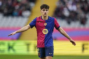 18岁的库巴西正忙于备战大学入学考试，但他已是巴萨主力，马卡报对此盛赞不已。