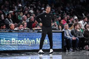 马祖拉回应教练训斥媒体事件：绝非玩笑，态度严肃，此类行为将持续。