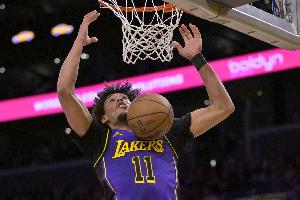 湖人中锋海斯正在申请斯洛文尼亚国籍，预计明年夏天将有机会与东契奇在国家队携手。