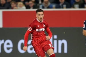 记者消息：科隆年轻球员马拉确实受到拜仁、多特以及英超俱乐部的关注，但目前各方尚未采取任何实质行动。