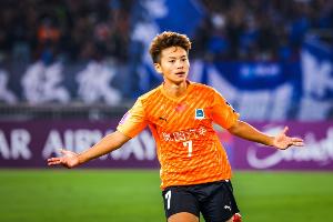 《足球报》评：王霜未能获奖令人意外且遗憾，女足亚冠的荣誉本应获得更高重视。