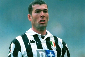 尤文旧将忆齐达内：首训即惊叹，他究竟来自哪个星球？