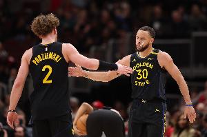 波杰姆：与库里打球，只要掌握了诀窍就会变得很容易，我非常适合在他身边打球。