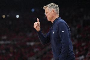 有人曾向库明加提出关于出场时间的疑问吗？拉科布回应：我信任科尔，球队的主教练是他。