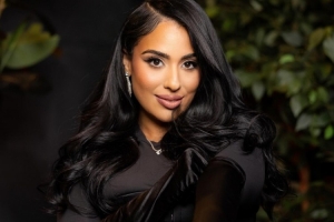 皮尔斯：社交媒体上女性着装暴露，因此引来男性搭讪也无可厚非。