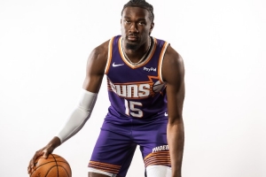 太阳队主帅表示，马威的优势在于其体型，在攻防两端均能产生积极影响，并且他目前的状态非常好。