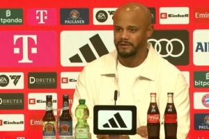 孔帕尼：凯恩不仅能进球，他在进攻组织、防守方面都做出贡献