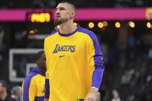 尼克斯官方宣布：球队已裁掉亚历克斯-莱恩、马特-瑞安与加里森-马修斯。