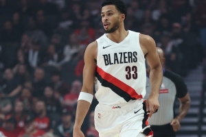 53号秀签下4年8200万！随队记者：卡马拉的奋斗历程，远比这份合同更令人动容。