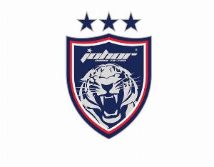 足球报报道：蓉城亚冠对手柔佛虽有3名归化球员禁赛，但外援整体实力仍不容小觑。