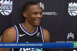 曾效力湖人！获蒙克盛赞最爱队友 威少让记者反复重复逗笑全场