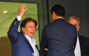 《每体》报道，拉波尔塔将与莱万的经纪人扎哈维会面，后者同样也是弗里克的经纪人。