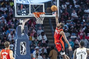 《火讯：开拓者与卡马拉、夏普完成续约，火箭能否成功留下伊森值得关注》