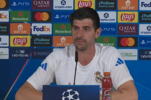 库尔图瓦批评巴萨与比利亚雷亚尔的海外赛事破坏了公平性，并指出西甲联赛中主客场表现差异巨大。