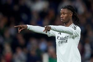 卡马文加首发坐镇中场表现出色，阿斯：他终于告别了客串左后卫的角色。