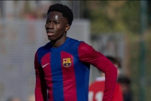 罗马诺消息，经纪人扎哈维此行巴塞罗那是为15岁小将埃布里马，巴萨方面希望将其留下。