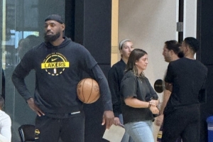 专家解读：坐骨神经痛多因腰椎间盘突出所致 多数患者无需手术治疗