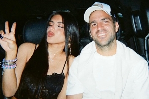 38岁继女为26岁小法庆生，相差12岁的生日祝福，完美诠释“榜样女儿”含义