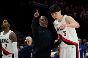 NBA综述：快船大胜爵士，马刺力克独行侠，开拓者鏖战森林狼