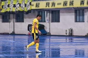 北青报道称，张呈栋本季已无出场可能，剩余三场停赛将顺延至下个赛季执行。