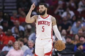 范弗里特受伤？乌度卡：我们能组超大阵容/小个阵容/各种组合阵容