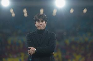 《足球报》指出，蓉城队因在双线作战中做出抉择而付出了代价，且韦世豪的伤病恢复情况慢于预期。