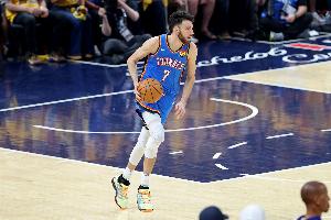 切特常规赛生涯揭幕战保持不败，3战全胜，本场贡献28分7篮板2助攻，首节便砍下12分。