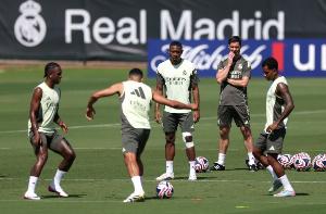 西甲海外赛计划搁浅，皇马内部为此欢欣鼓舞：此乃民众的胜利。